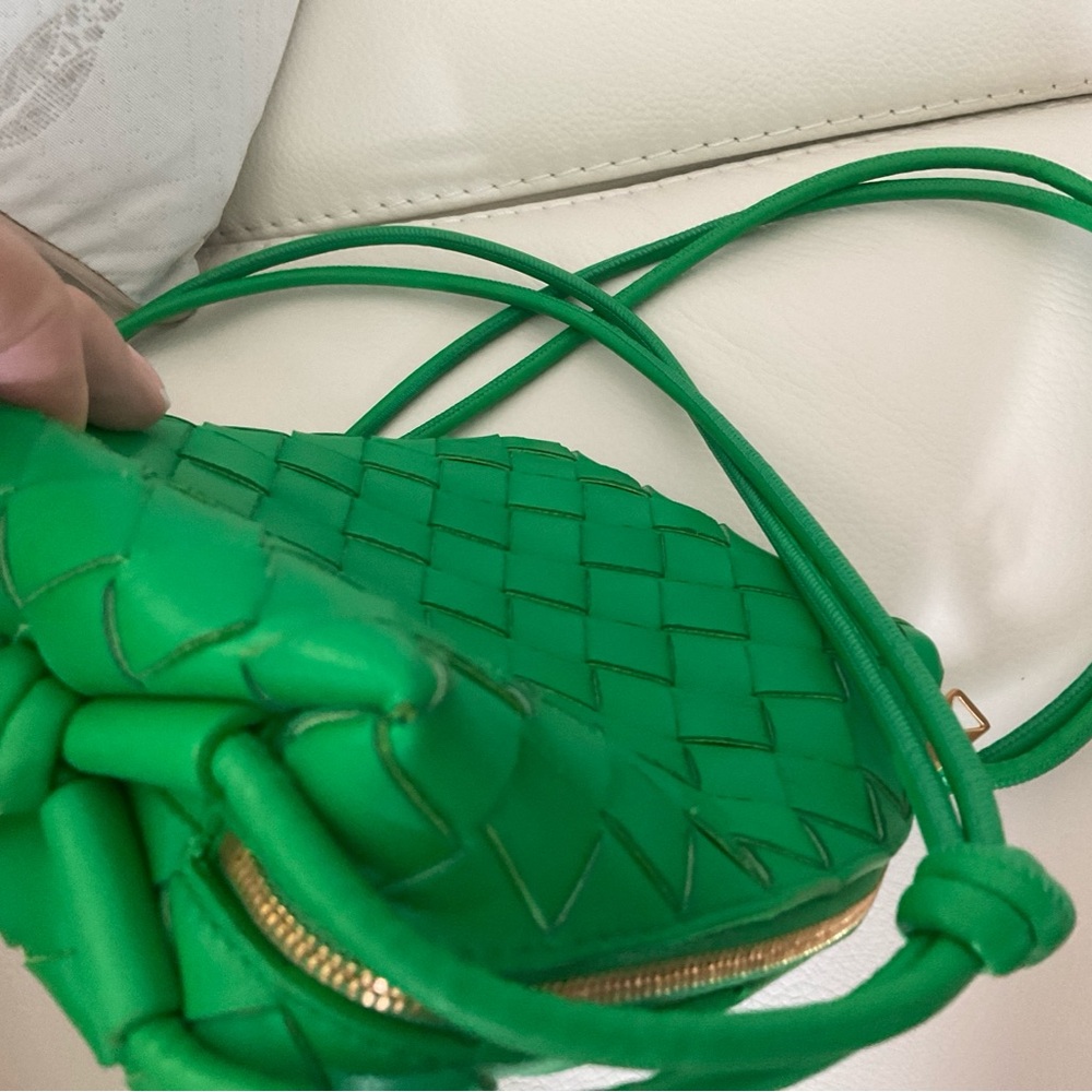 Bottega Veneta Intrecciato Leather Camera Bag Parakeet color - Picture 7 of 16